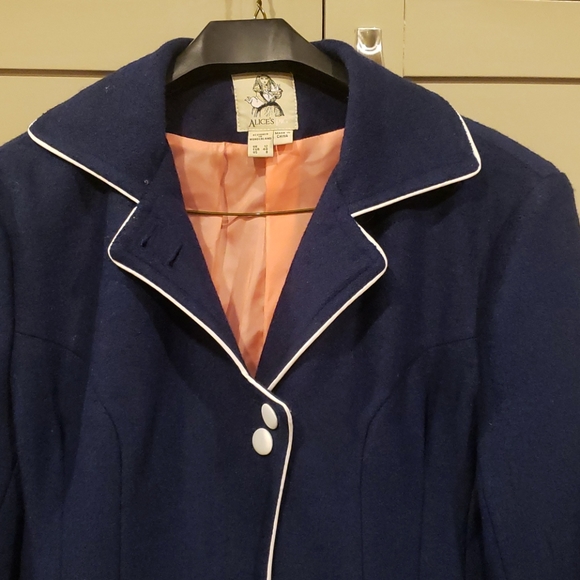 Navy wool blend coat. Size 8 - Picture 2 of 9